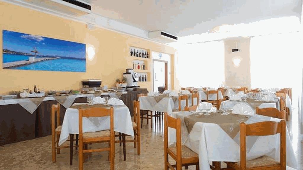 Hotel Palme Park & Beach Included Лідо-ді-Єзоло Екстер'єр фото